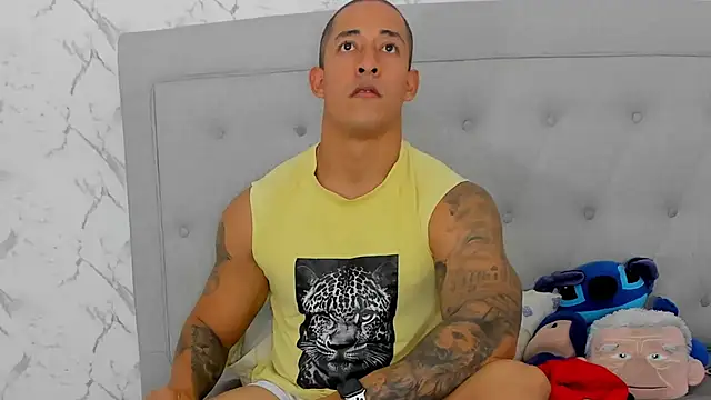 Snapshot of luigiferrara chatting on December 2025 02:49:01 AM luigiferrara online show from December 2025 02:49:01 AM