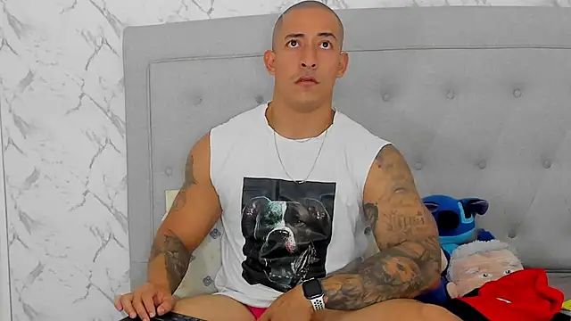 Snapshot of luigiferrara chatting on December 2025 08:59:02 PM luigiferrara online show from December 2025 08:59:02 PM