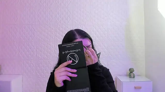 Violetaa diazz online show from March 2026 09:16:02 PM