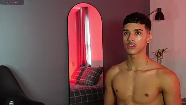 Snapshot of Busterspinter chatting on November 2025 07:04:01 PM Busterspinter online show from November 2025 07:04:01 PM