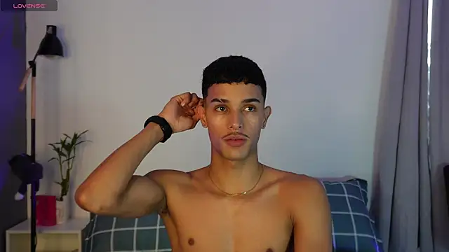 Snapshot of Busterspinter chatting on November 2025 07:46:02 PM Busterspinter online show from November 2025 07:46:02 PM