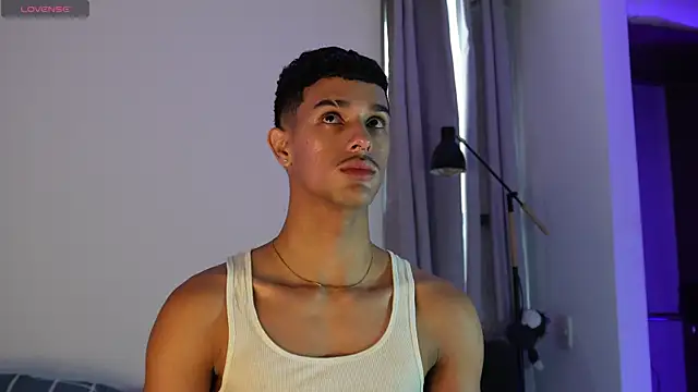 Snapshot of Busterspinter chatting on November 2025 01:22:01 PM Busterspinter online show from November 2025 01:22:01 PM