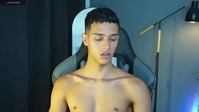Snapshot of Busterspinter chatting on June 2026 07:50:01 PM Busterspinter online show from June 2026 07:50:01 PM