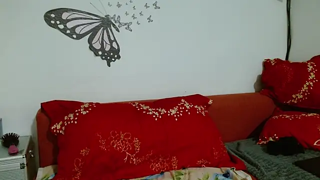 Snapshot of LadyHellene chatting on November 2025 06:29:01 PM LadyHellene online show from November 2025 06:29:01 PM