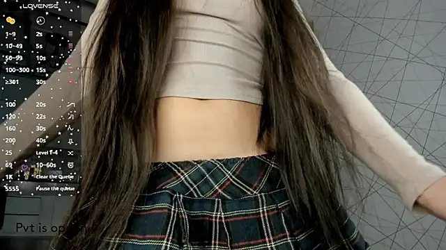 Snapshot of sailorrmoon chatting on November 2025 03:29:01 AM sailorrmoon online show from November 2025 03:29:01 AM