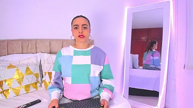 Snapshot of cristalwalker__ chatting on November 2025 11:31:01 AM cristalwalker online show from November 2025 11:31:01 AM