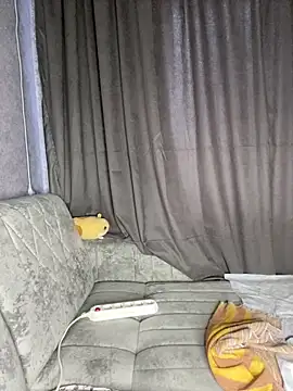 Lola Hale online show from December 2025 06:30:02 AM