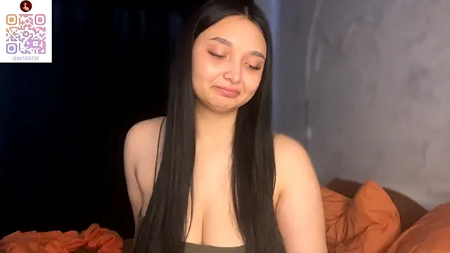 Snapshot of UdeleBarns chatting on November 2025 09:08:01 AM UdeleBarns online show from November 2025 09:08:01 AM