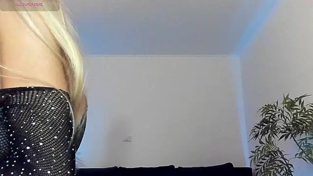 Snapshot of janecandyy_ chatting on December 2024 08:51:01 PM janecandyy online show from December 2024 08:51:01 PM