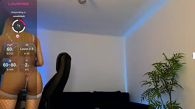 Snapshot of janecandyy_ chatting on January 2025 03:09:02 PM janecandyy online show from January 2025 03:09:02 PM