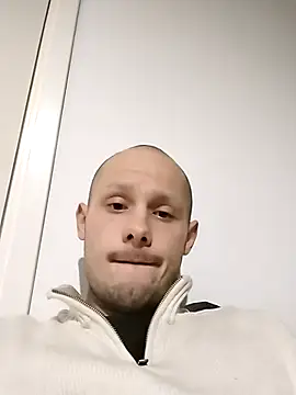 Snapshot of Makson2001 chatting on February 2026 11:42:02 PM Makson2001 online show from February 2026 11:42:02 PM
