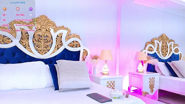 Snapshot of AshleyFerri chatting on November 2025 11:22:01 AM AshleyFerri online show from November 2025 11:22:01 AM