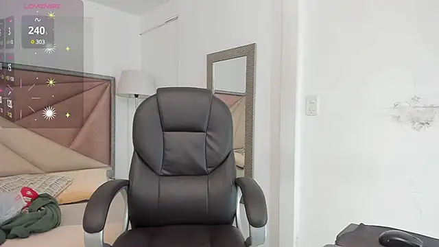 GiaFu online show from February 2025 05:48:02 PM