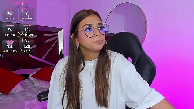 GiaFu online show from March 2025 05:59:02 PM