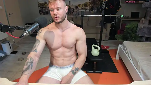 Snapshot of kingjamesuk chatting on September 2025 12:05:01 PM kingjamesuk online show from September 2025 12:05:01 PM