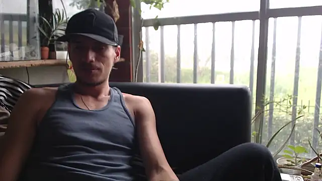 roystonee01 online show from February 2026 01:14:02 PM