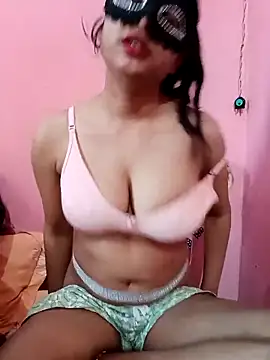 Snapshot of saviverma2024 chatting on March 2025 04:02:02 AM saviverma2024 online show from March 2025 04:02:02 AM