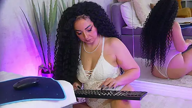 Snapshot of anissia_teaser chatting on November 2025 06:39:03 AM anissia teaser online show from November 2025 06:39:03 AM