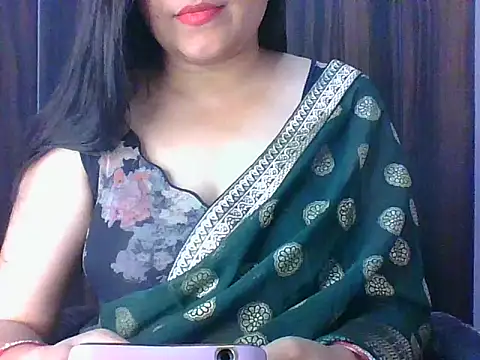 Snapshot of santurmom chatting on February 2026 05:44:02 PM santurmom online show from February 2026 05:44:02 PM