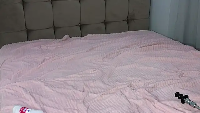 Snapshot of magnificent_angel chatting on February 2025 10:31:01 PM magnificent angel online show from February 2025 10:31:01 PM