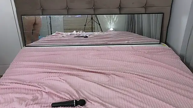 Snapshot of magnificent_angel chatting on March 2025 10:54:01 PM magnificent angel online show from March 2025 10:54:01 PM