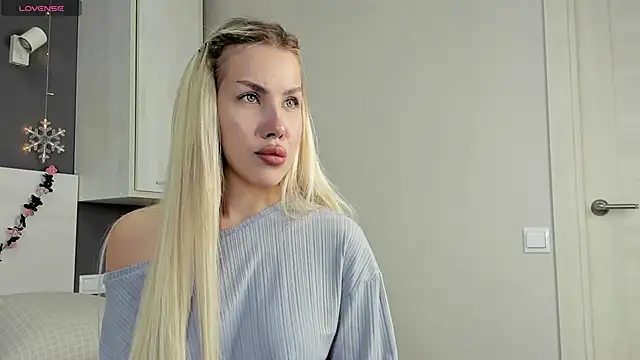 Snapshot of magnificent_angel chatting on November 2025 12:41:02 PM magnificent angel online show from November 2025 12:41:02 PM