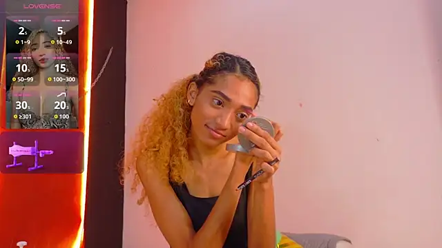 Snapshot of Charlotte_Love10 chatting on February 2026 01:33:02 PM Charlotte Love10 online show from February 2026 01:33:02 PM