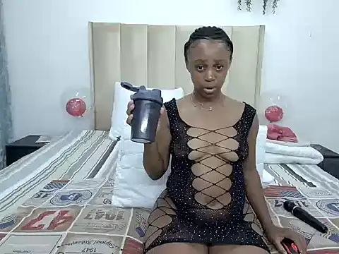 Pearl 00 online show from February 2025 05:05:01 AM