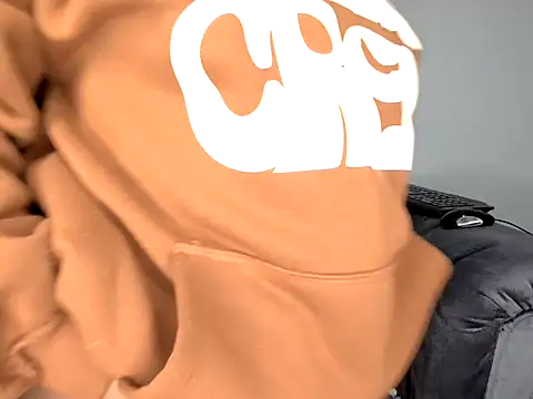 Pearl 00 online show from October 2025 08:32:01 PM