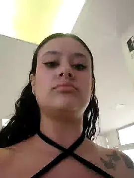 Snapshot of angel_witch chatting on January 2025 06:18:01 PM angel witch online show from January 2025 06:18:01 PM
