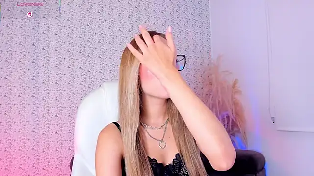 Sarajonnes online show from November 2025 04:28:02 PM