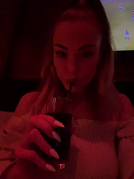 MilaMaaay online show from March 2026 06:11:02 PM