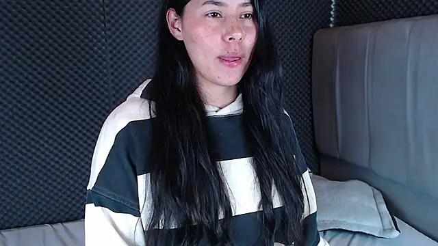 Snapshot of _joy_yva chatting on December 2025 11:09:02 PM joy yva online show from December 2025 11:09:02 PM