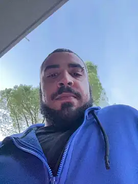 Snapshot of Dikkiduohottt chatting on October 2025 04:29:02 PM Dikkiduohottt online show from October 2025 04:29:02 PM