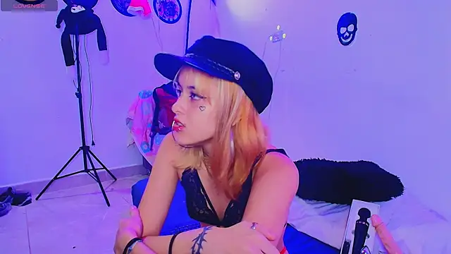 lizeth darks online show from December 2024 06:44:02 PM