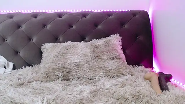 TiffanyPeretz online show from February 2025 08:57:01 PM