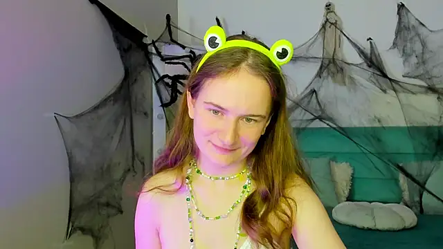 Snapshot of L1ittle_kitty_ chatting on October 2025 06:39:02 AM L1ittle kitty online show from October 2025 06:39:02 AM