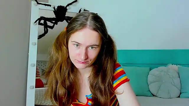 Snapshot of L1ittle_kitty_ chatting on November 2025 06:35:02 AM L1ittle kitty online show from November 2025 06:35:02 AM