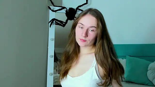 Snapshot of L1ittle_kitty_ chatting on November 2025 06:35:02 AM L1ittle kitty online show from November 2025 06:35:02 AM