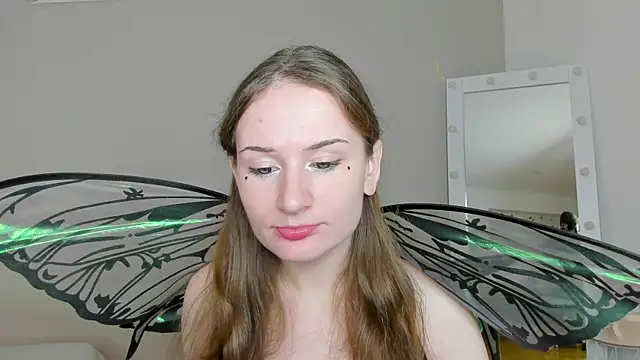 Snapshot of L1ittle_kitty_ chatting on December 2025 06:43:02 AM L1ittle kitty online show from December 2025 06:43:02 AM