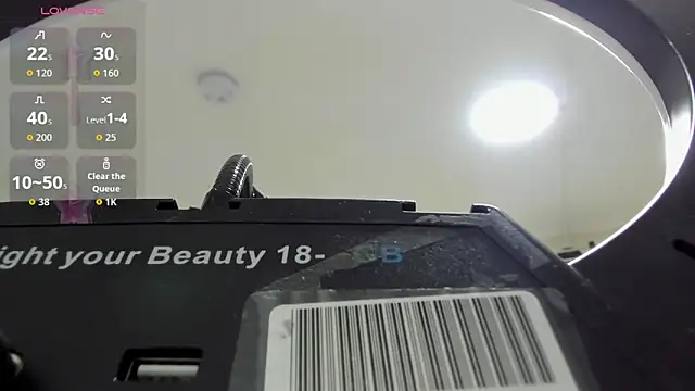 Snapshot of Cristal_Cutte chatting on November 2025 12:11:01 PM Cristal Cutte online show from November 2025 12:11:01 PM