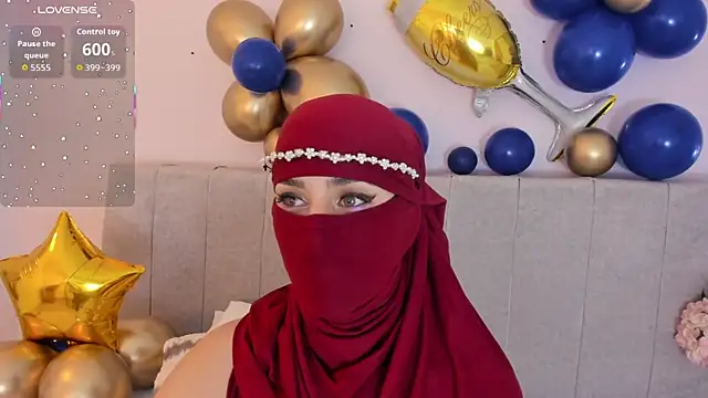 Snapshot of rawiya chatting on September 2025 12:10:02 PM rawiya online show from September 2025 12:10:02 PM