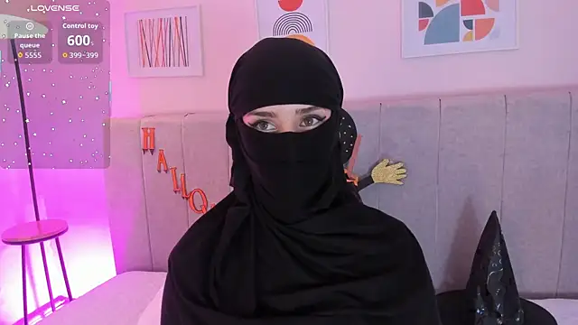 Snapshot of rawiya chatting on October 2025 12:39:02 PM rawiya online show from October 2025 12:39:02 PM