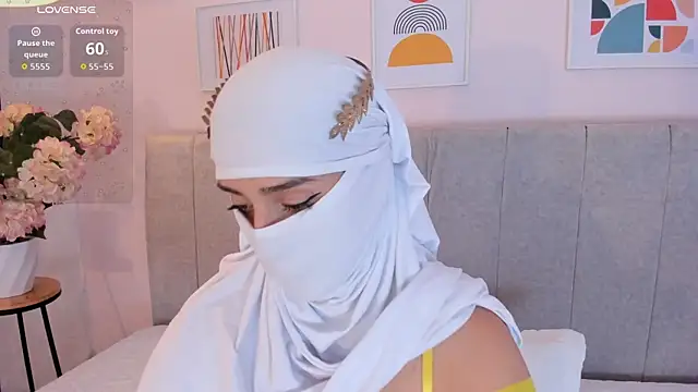 Snapshot of rawiya chatting on February 2026 12:32:02 PM rawiya online show from February 2026 12:32:02 PM