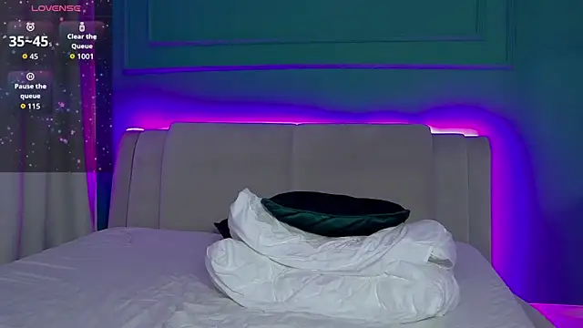 AllisonSky online show from April 2026 03:23:01 AM