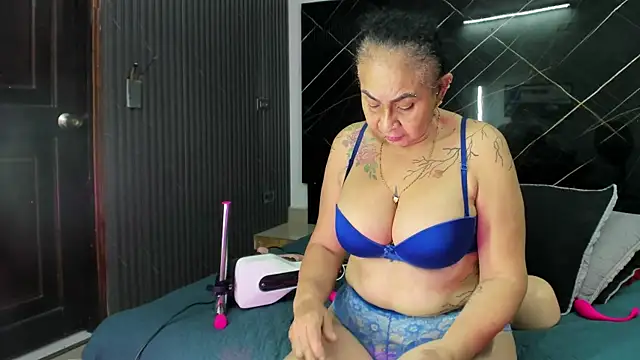 Snapshot of cloee-rabbyt chatting on October 2025 11:43:01 AM cloee-rabbyt online show from October 2025 11:43:01 AM