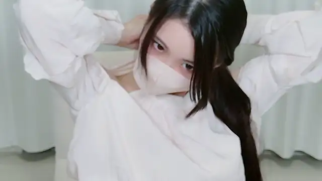 Snapshot of yuki_room chatting on September 2025 01:12:01 PM yuki room online show from September 2025 01:12:01 PM