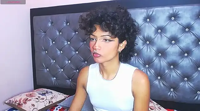 Snapshot of ToshiaKimich chatting on January 2025 11:16:02 PM ToshiaKimich online show from January 2025 11:16:02 PM