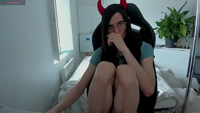 Snapshot of CeriseLapine chatting on March 2025 07:48:01 AM CeriseLapine online show from March 2025 07:48:01 AM