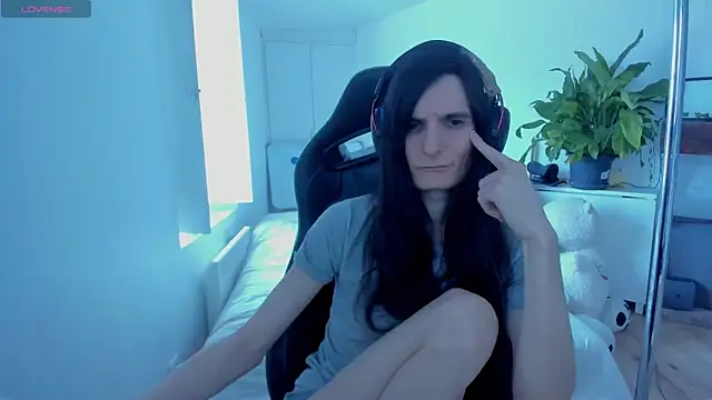 Snapshot of CeriseLapine chatting on March 2025 08:30:01 AM CeriseLapine online show from March 2025 08:30:01 AM